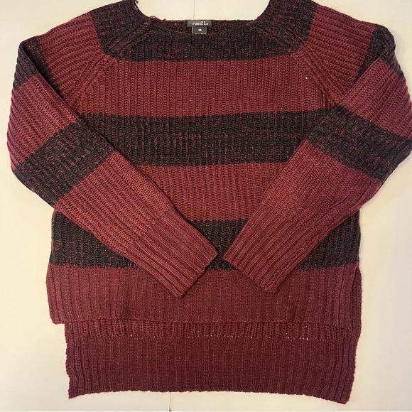 Rue21 Women’s Cropped Sweater Burgundy and Black Striped Size Xs - Picture 1 of 9